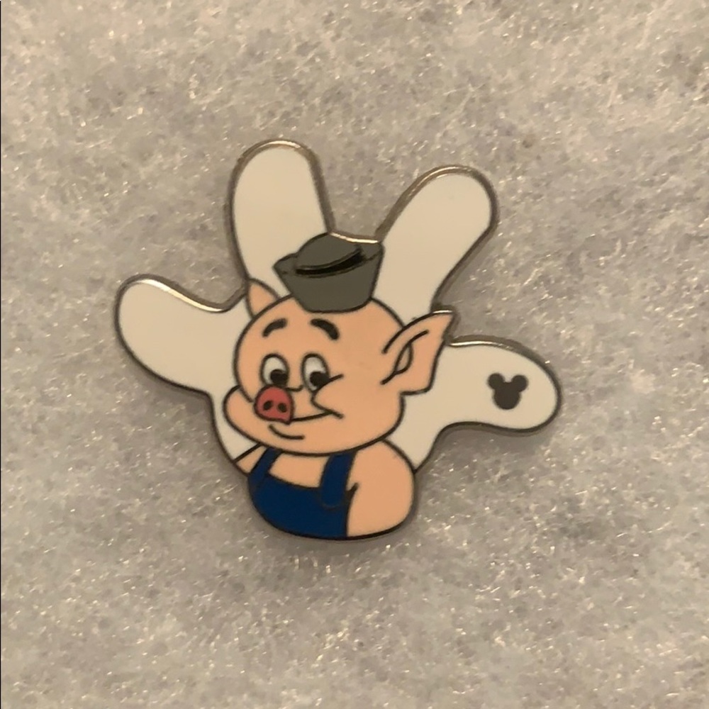 ✨5/$15 Hidden Mickey Piggy Pin